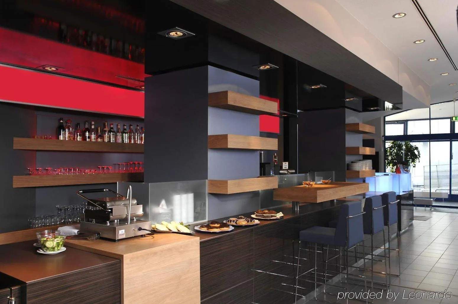 Intercityhotel Hamburg Altona 3*,