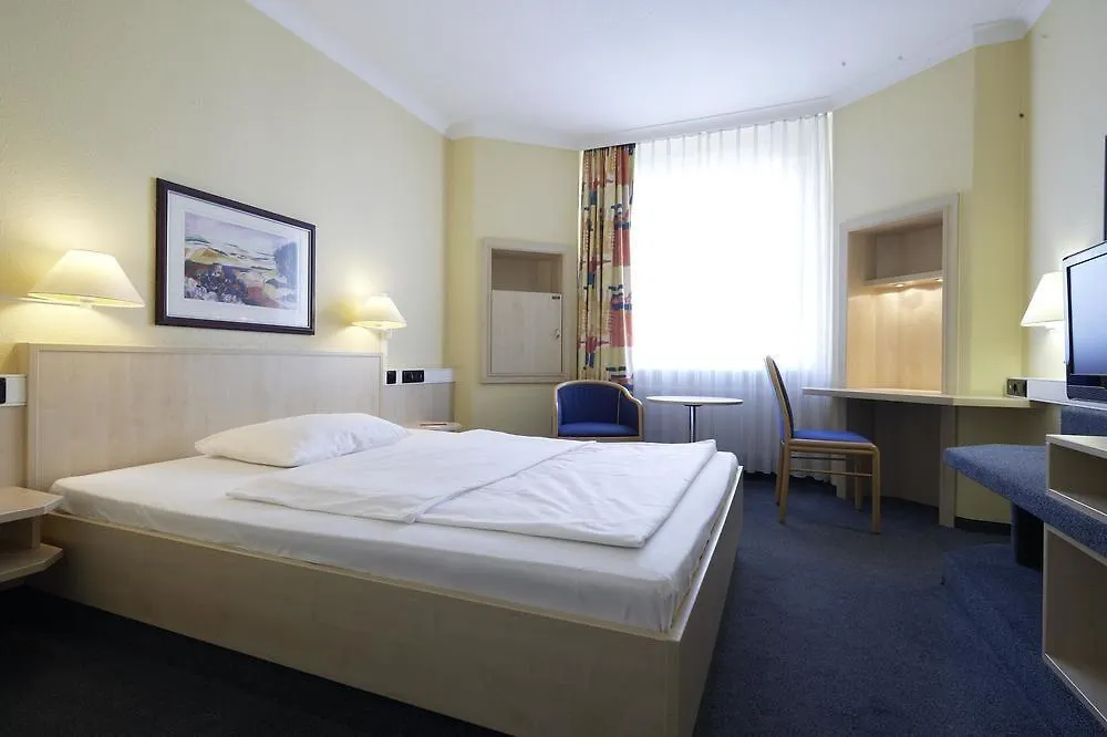 *** Hotel Intercityhotel Hamburg Altona Germany