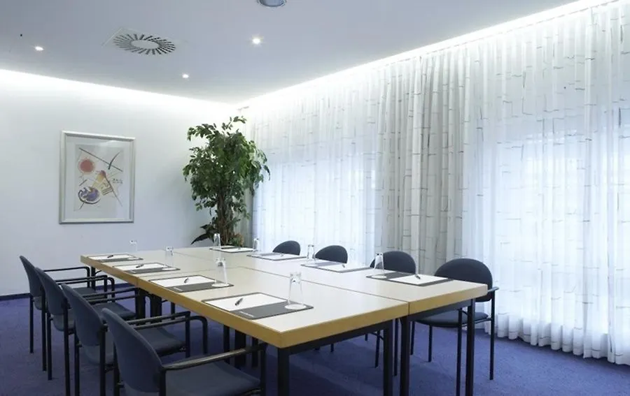 Intercityhotel Hamburg Altona Germany