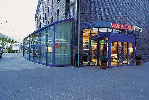 IntercityHotel Hamburg Altona Hotel