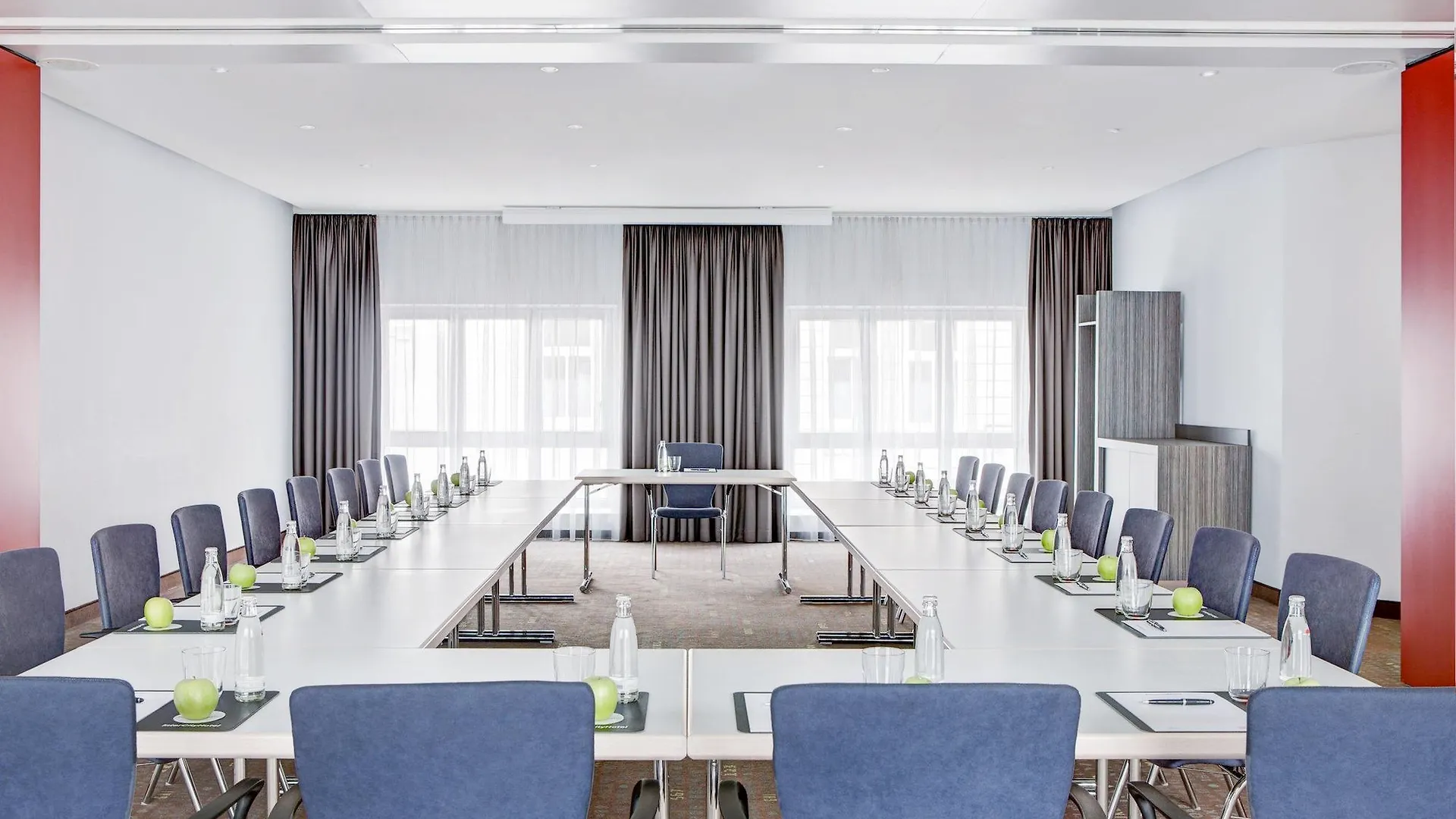 Intercityhotel Hamburg Altona Germany