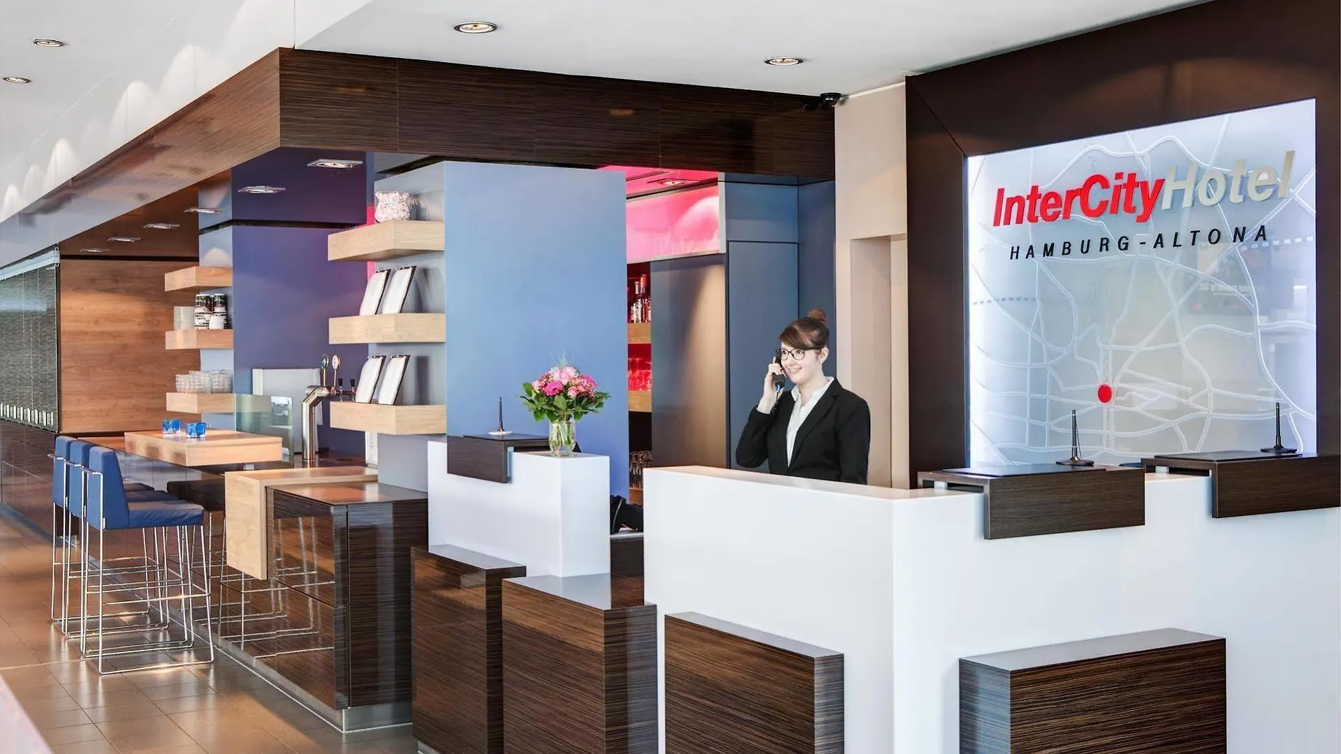 Intercityhotel Hamburg Altona 3*,